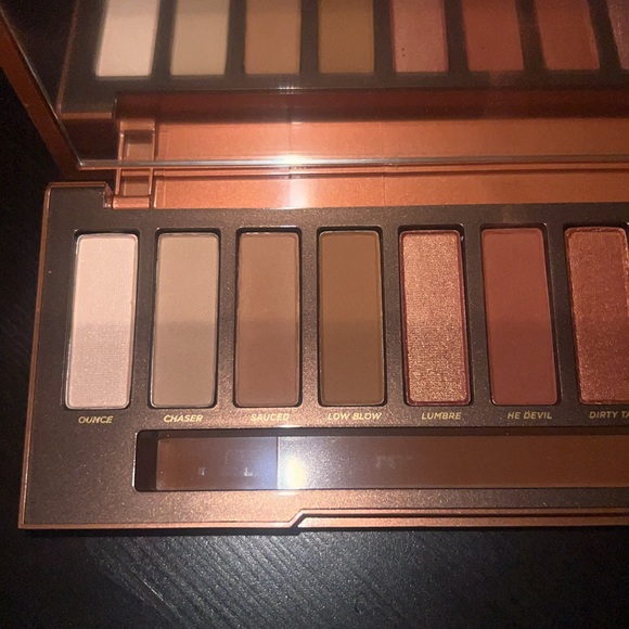 Urban Decay Naked Heat AND Smashbox Petal Metal Eye Palletes - Picture 4 of 8